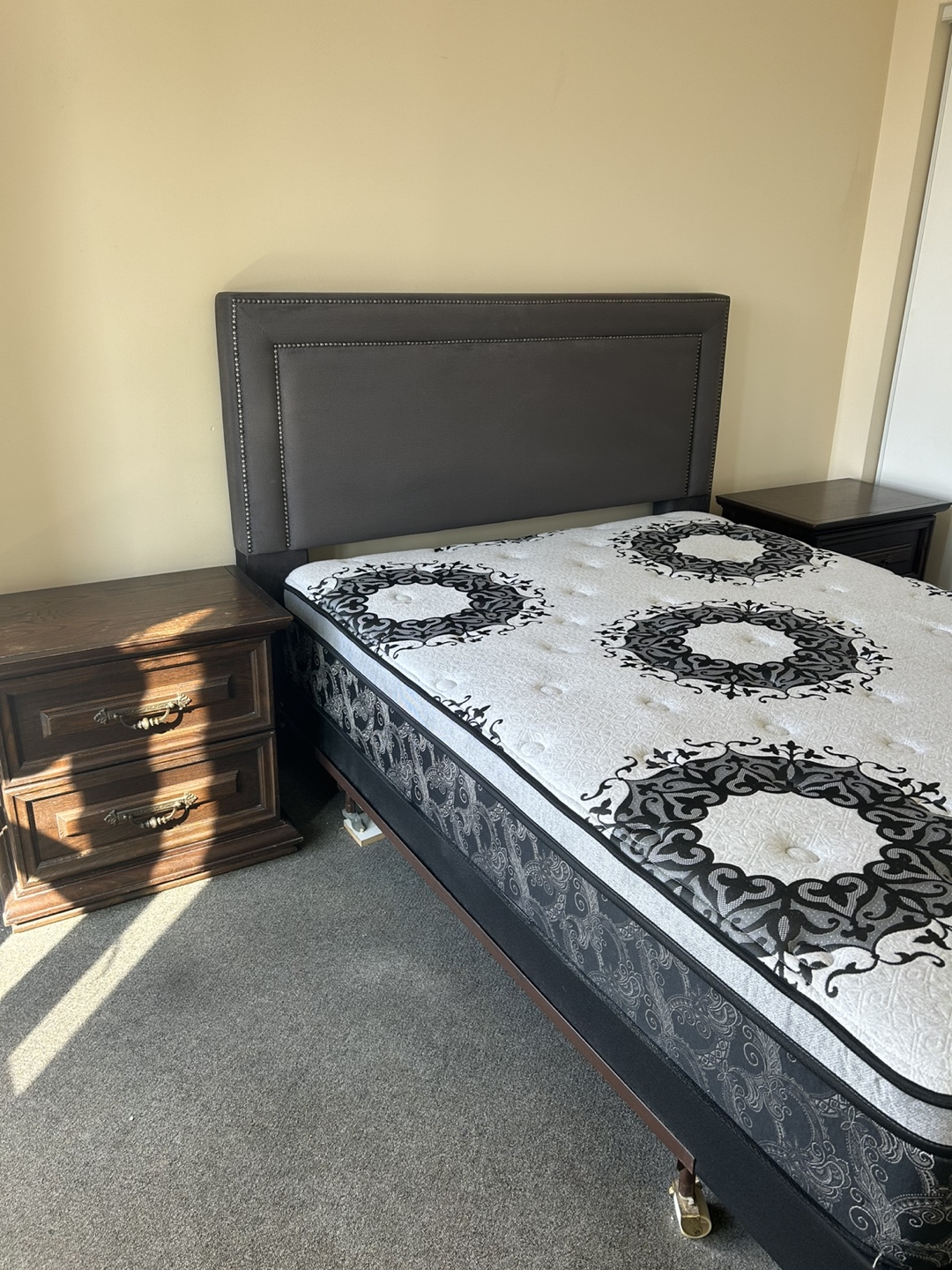 Queen Size Headboard and boxspring - photo 5