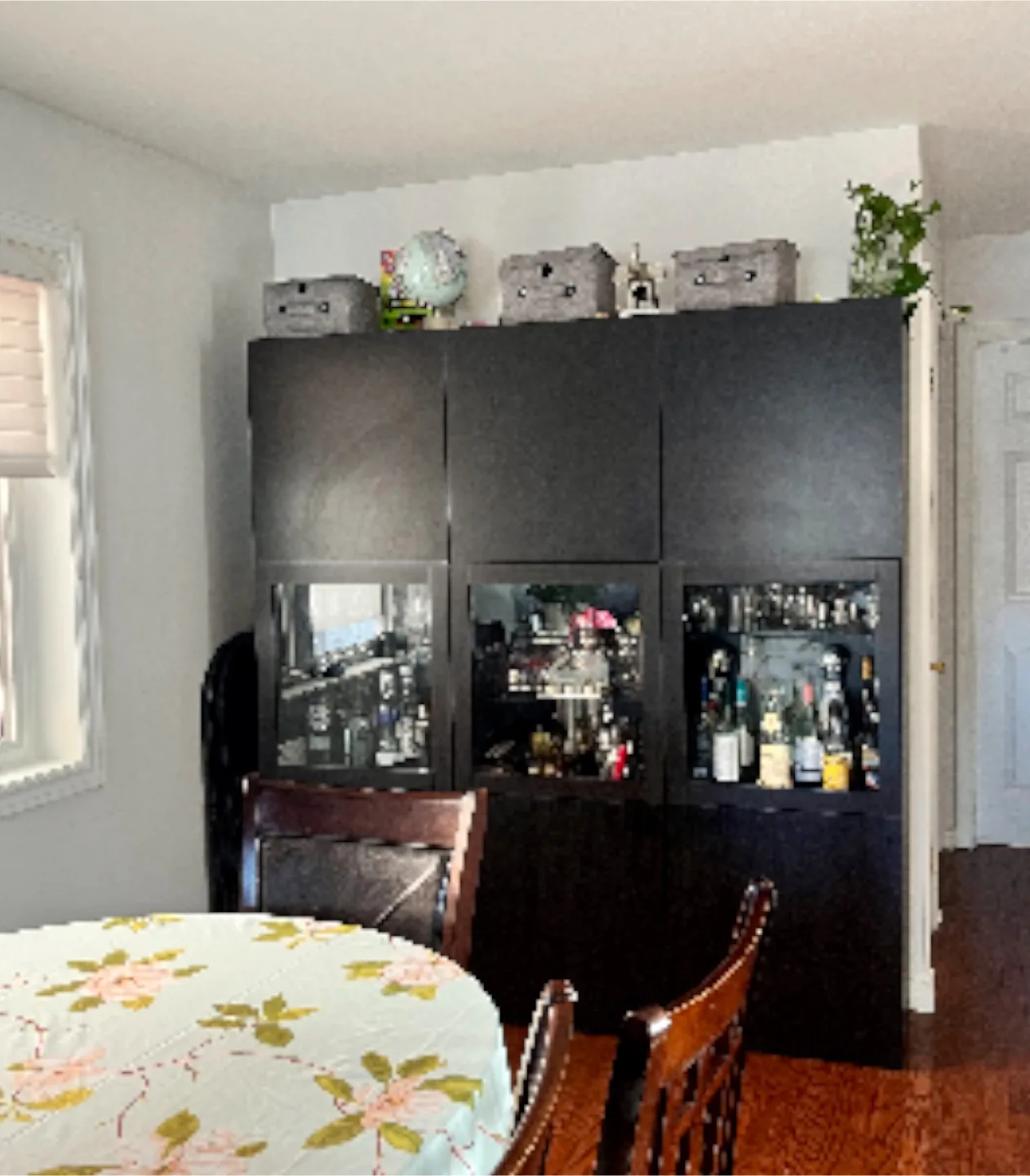 3 BESTÅ Shelf unit with doors, black-brown. image indicator(3)