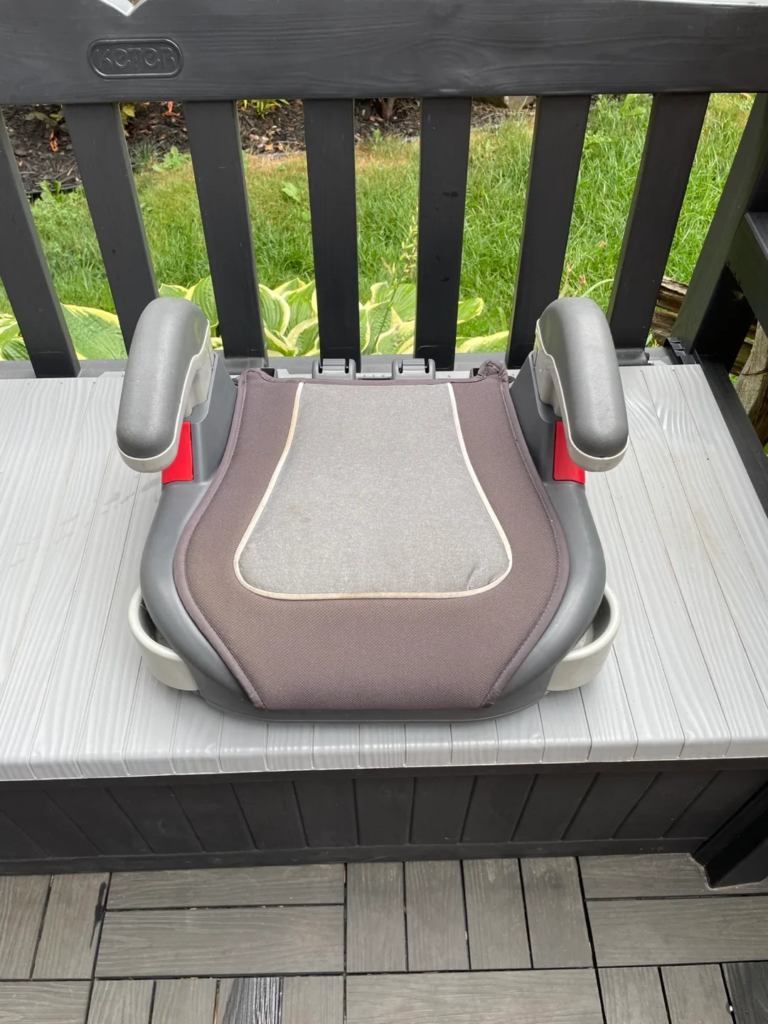 Child’s booster seat