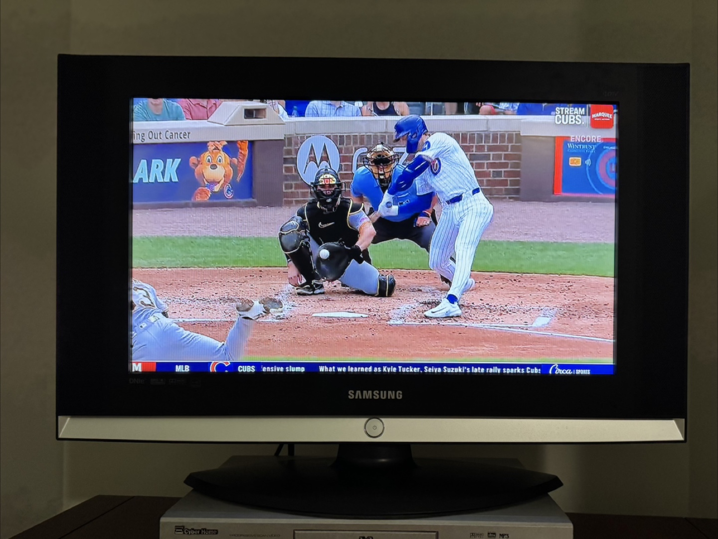 Samsung 26" LCD HDTV - photo 2