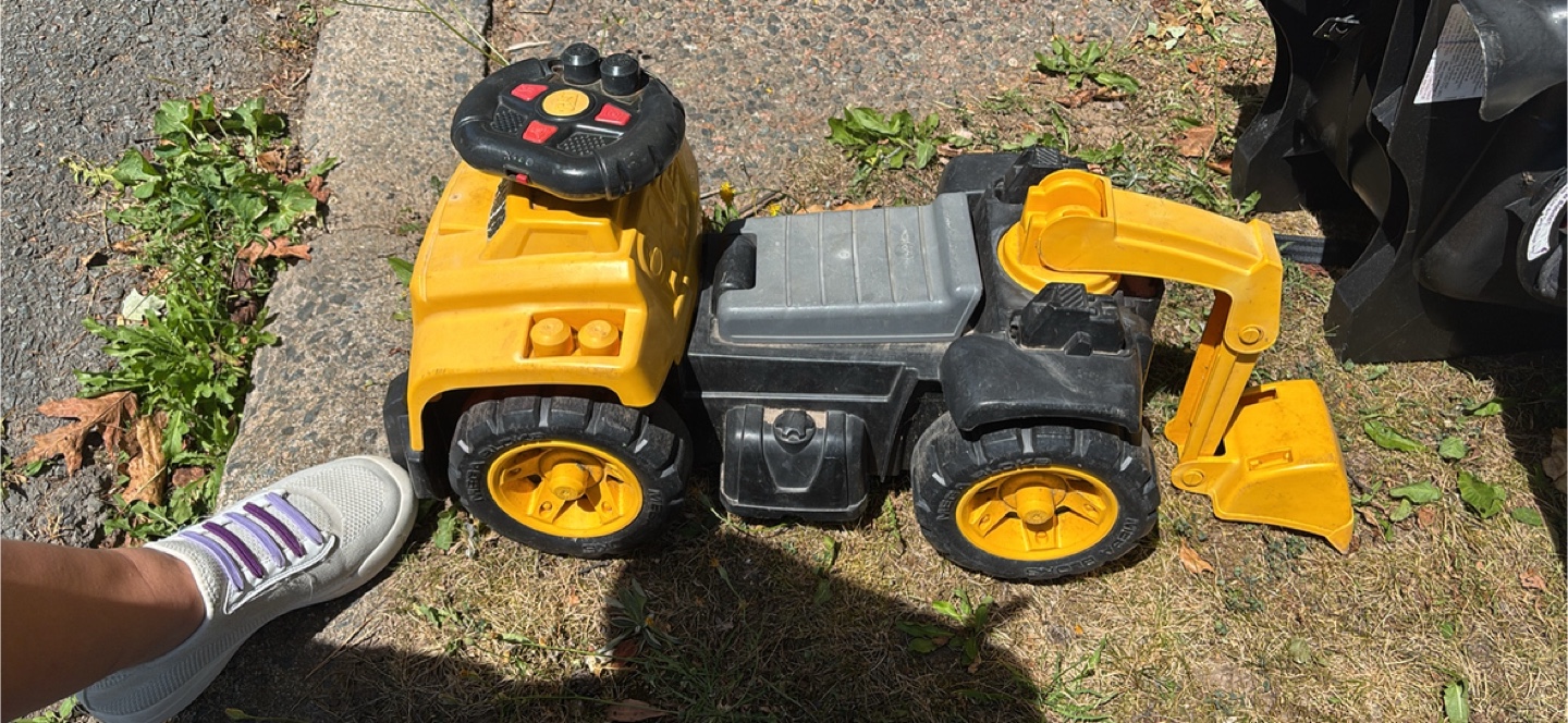 Moving sale!! Kids Ride-On Toys - Trucks, Bikes, and More! - photo 3