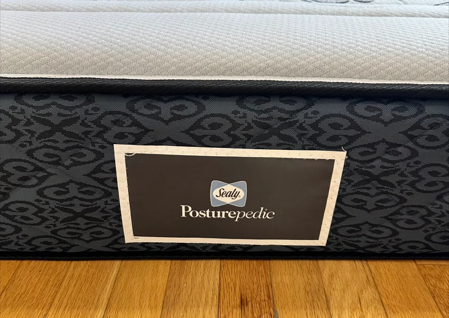 Full Size Mattress — Clean & Comfortable with Cover 🥕 image indicator(5)