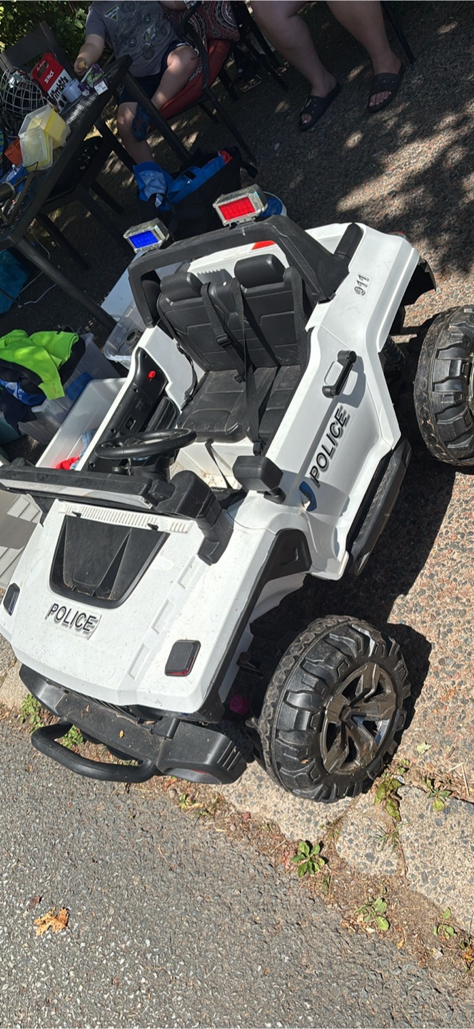 Kids Ride-on Police SUV - White