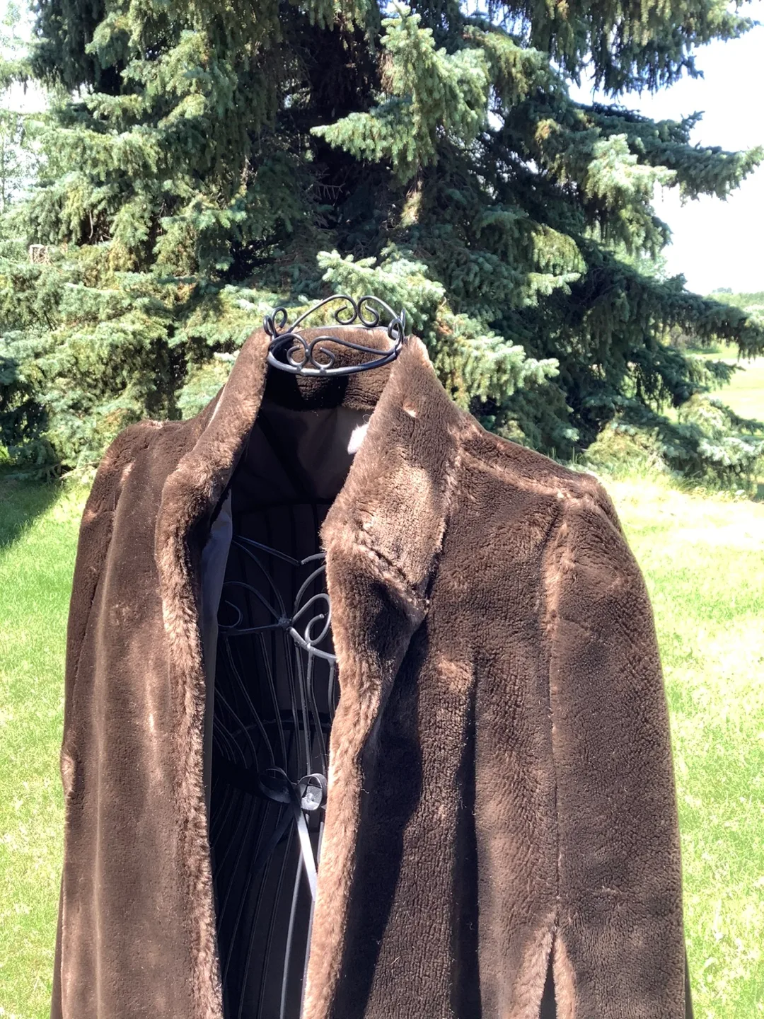 Brown Faux velvet Cape image indicator(6)