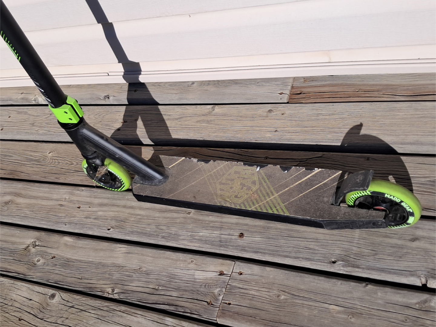Madd Gear (MG) Stunt Scooter - Green & Black - photo 2