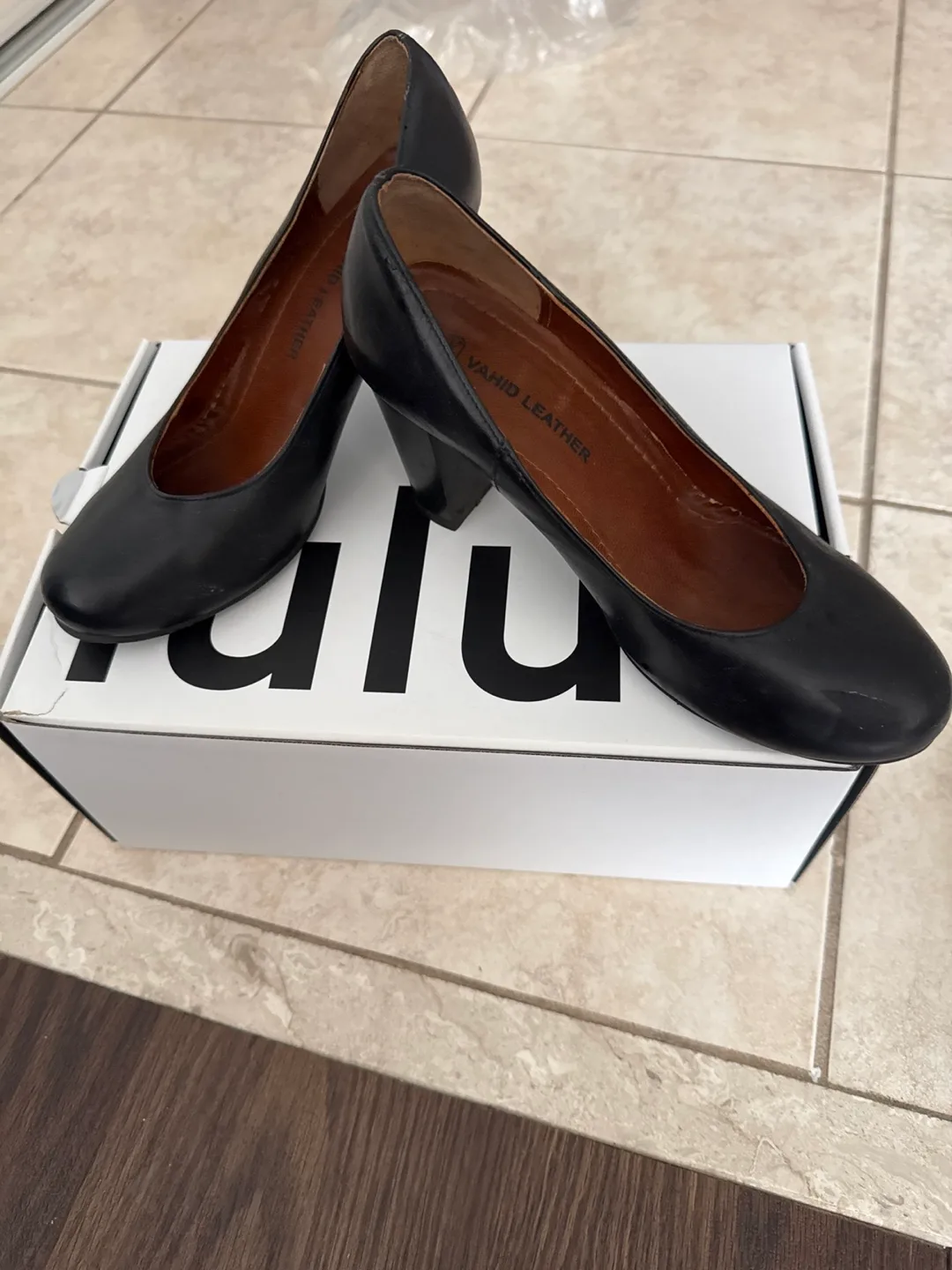 Vahid Leather Black Heels image indicator(3)