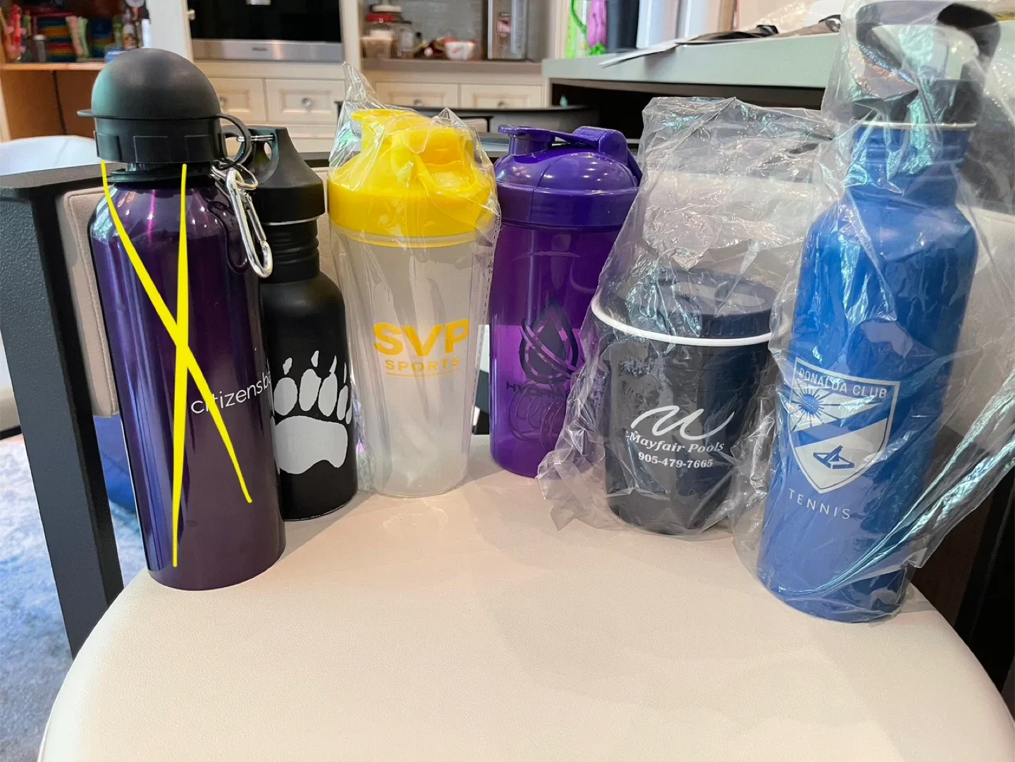 New Assorted Water Bottles and Tumblers image indicator(2)
