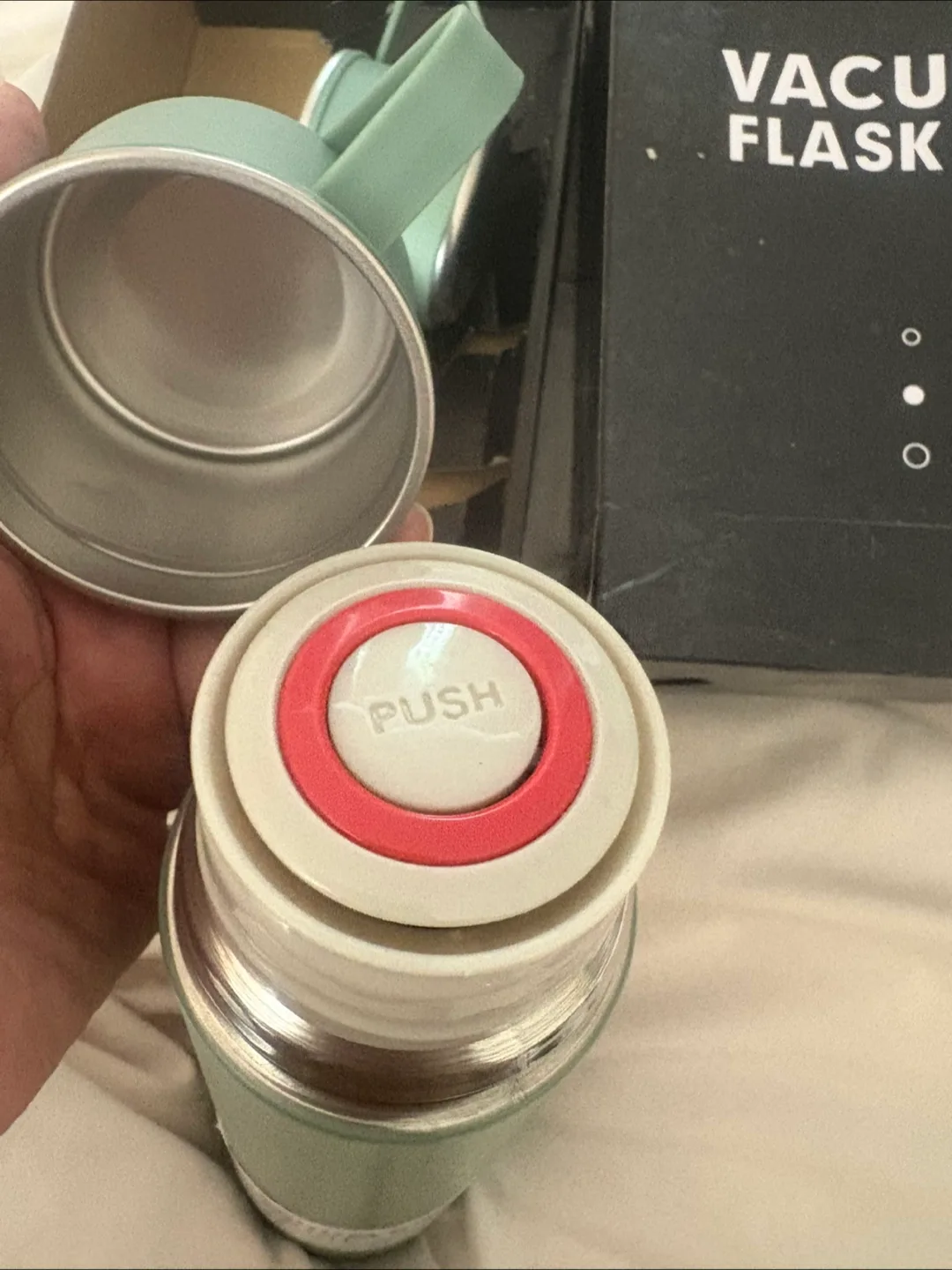 New Vacuum Flask Set - 500ml Bottle & 2 Cups image indicator(3)