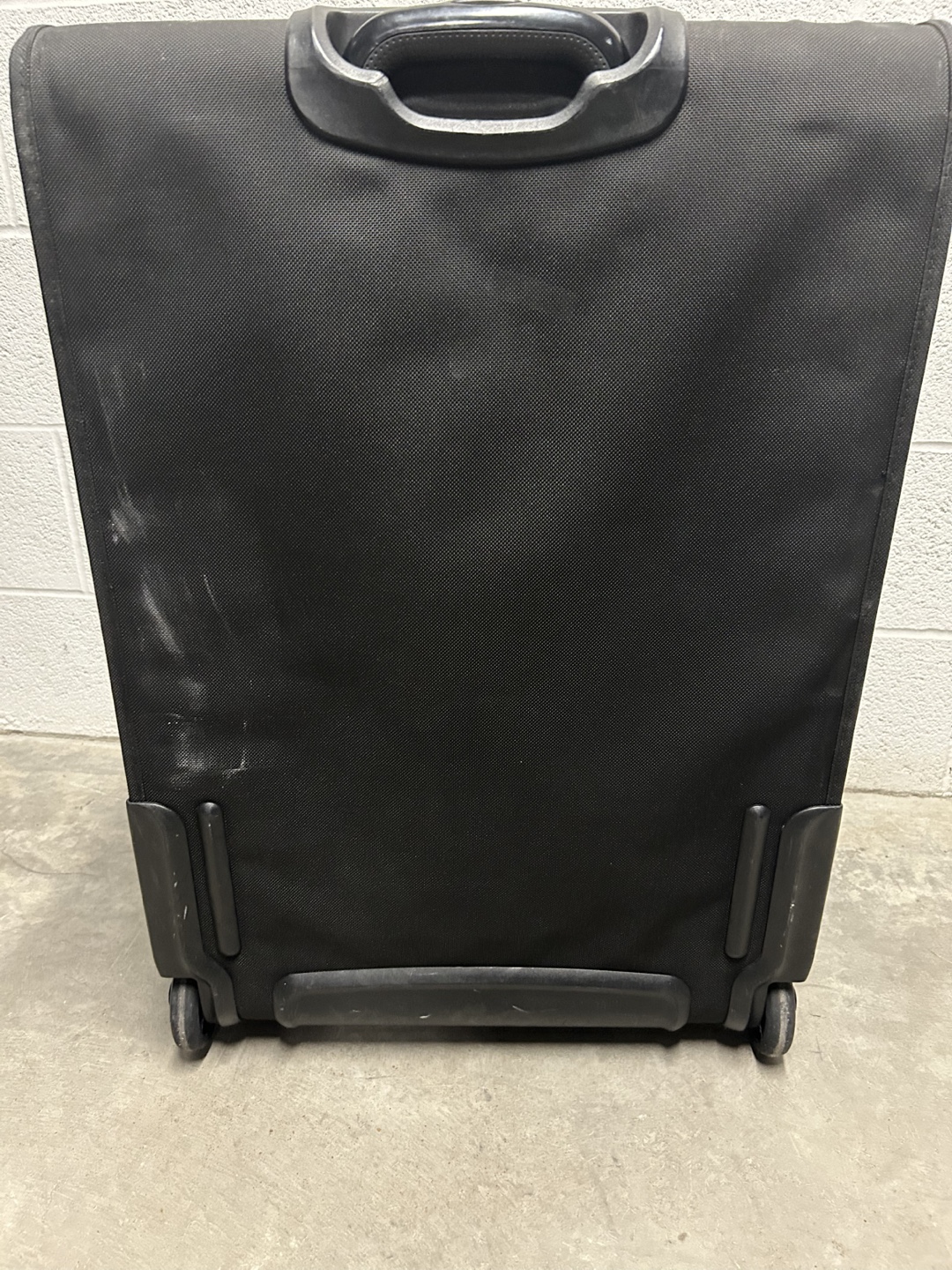 Kirkland Black 28in large Suitcase - photo 4
