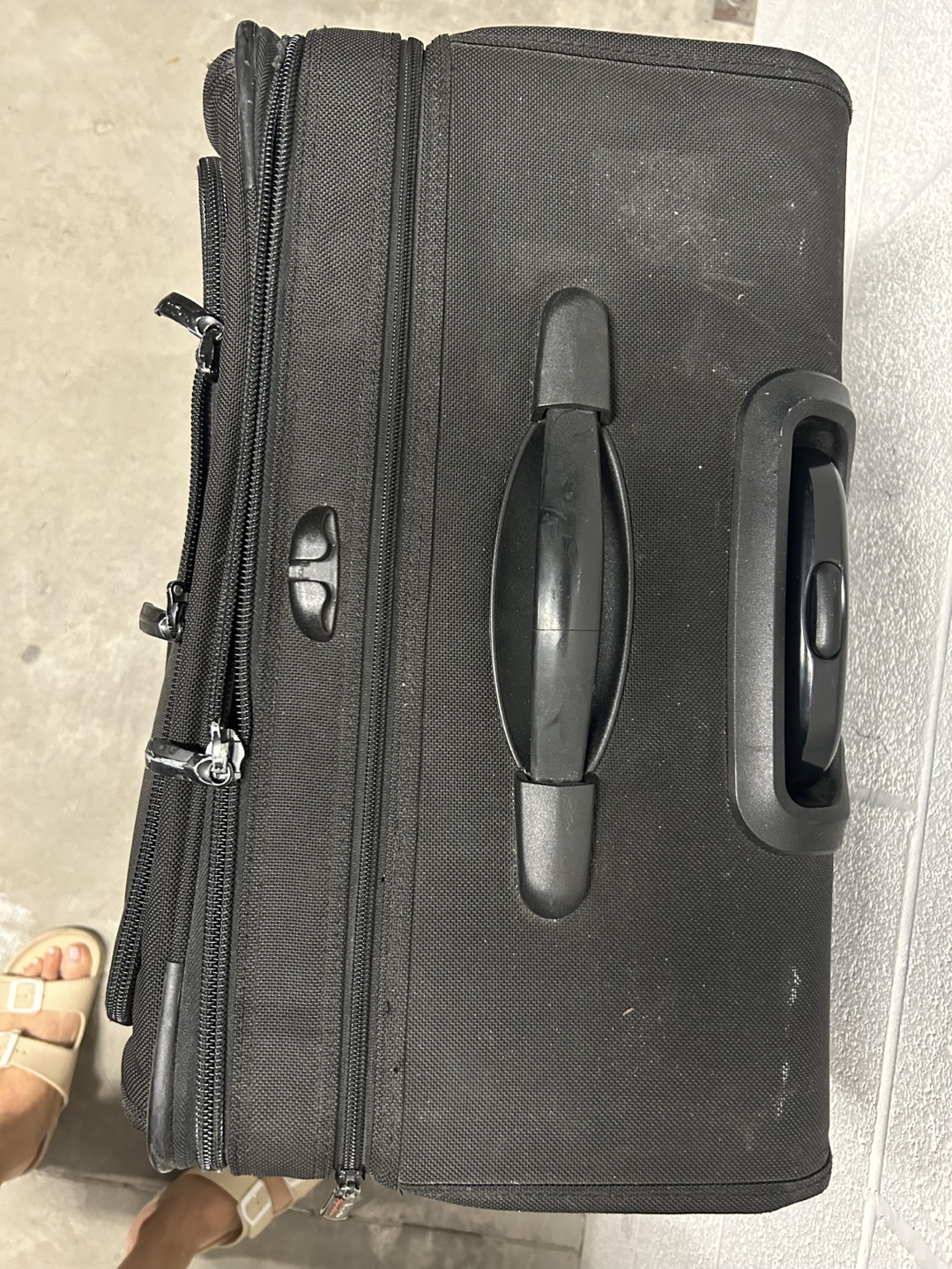 Kirkland Black 28in large Suitcase - photo 2
