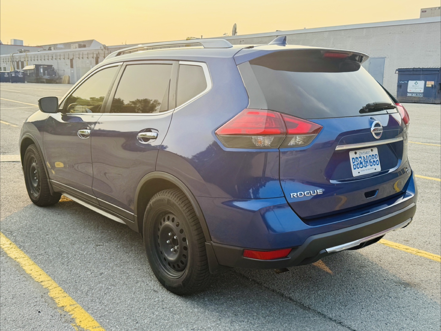Nissan Rogue Blue SUV - photo 5