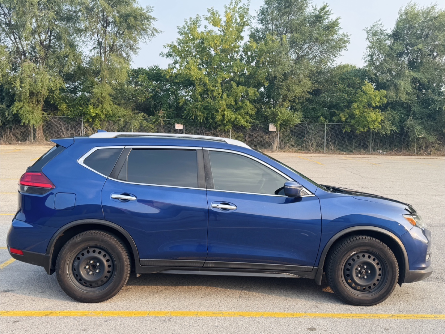 Nissan Rogue Blue SUV - photo 3