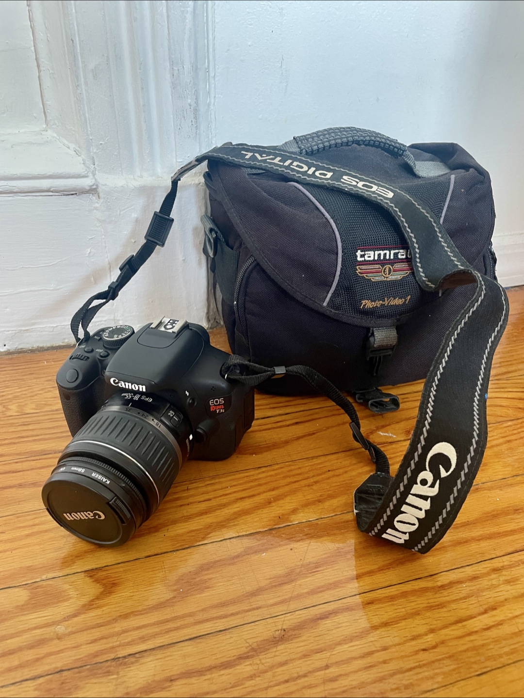 Canon EOS Rebel T3i DSLR Camera with Tamrac Bag
