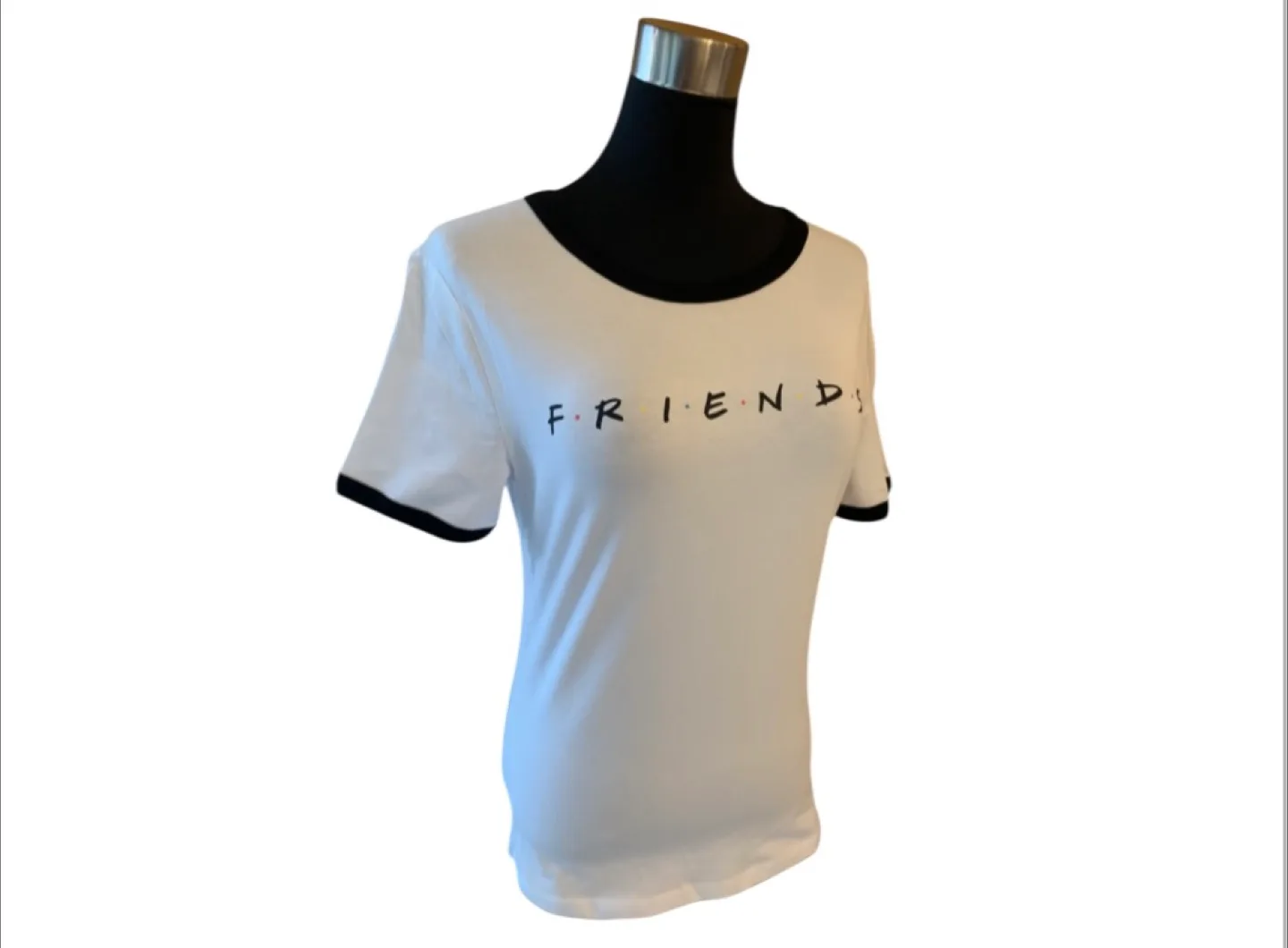 NWT Limited Edition Vintage 2000s Y2K ‘Friends’ T-shirt image indicator(3)