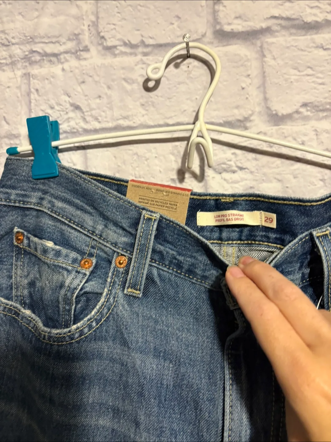 Levi's Low Pro Straight Ripped Jeans - Size 29 image indicator(5)