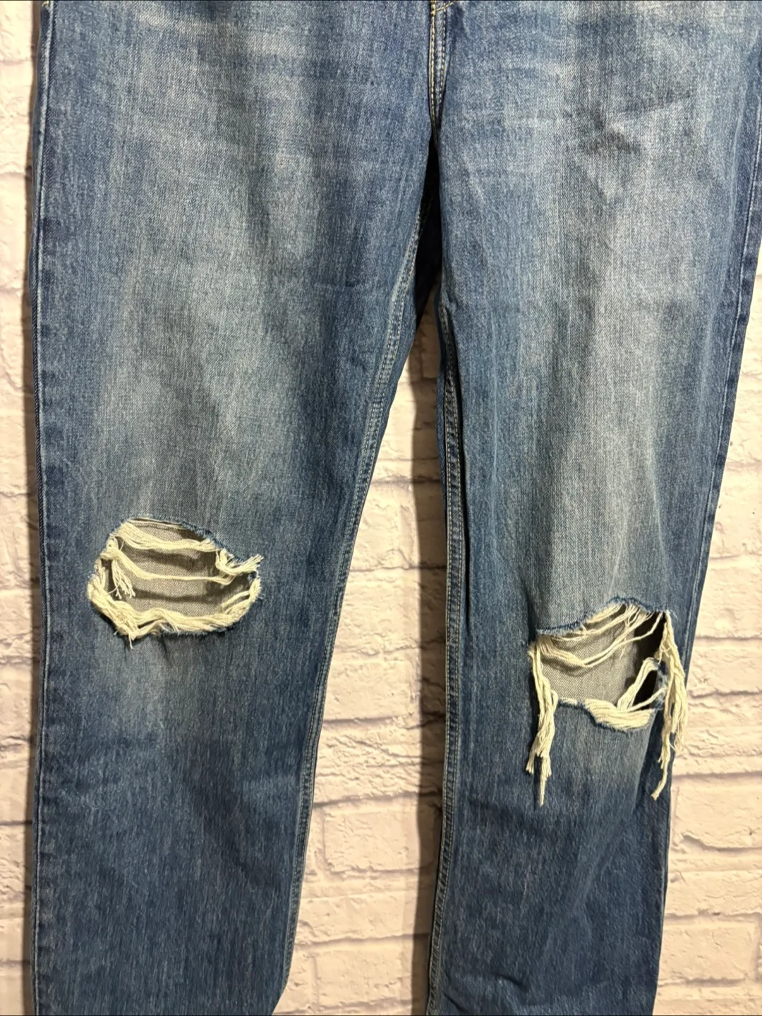Levi's Low Pro Straight Ripped Jeans - Size 29 image indicator(4)