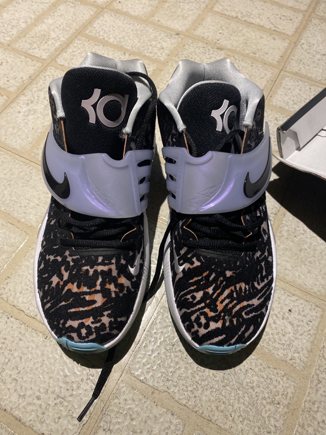 Nike KD14 Black/White/Melon Tint, Size 8.5