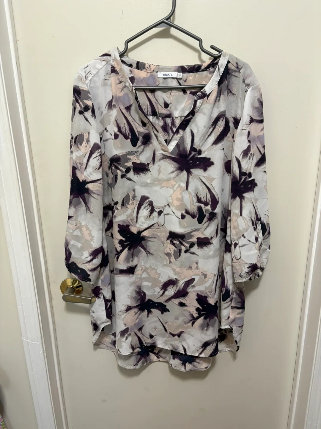 Ricki's Floral Print Blouse - Size 18 thumbnail