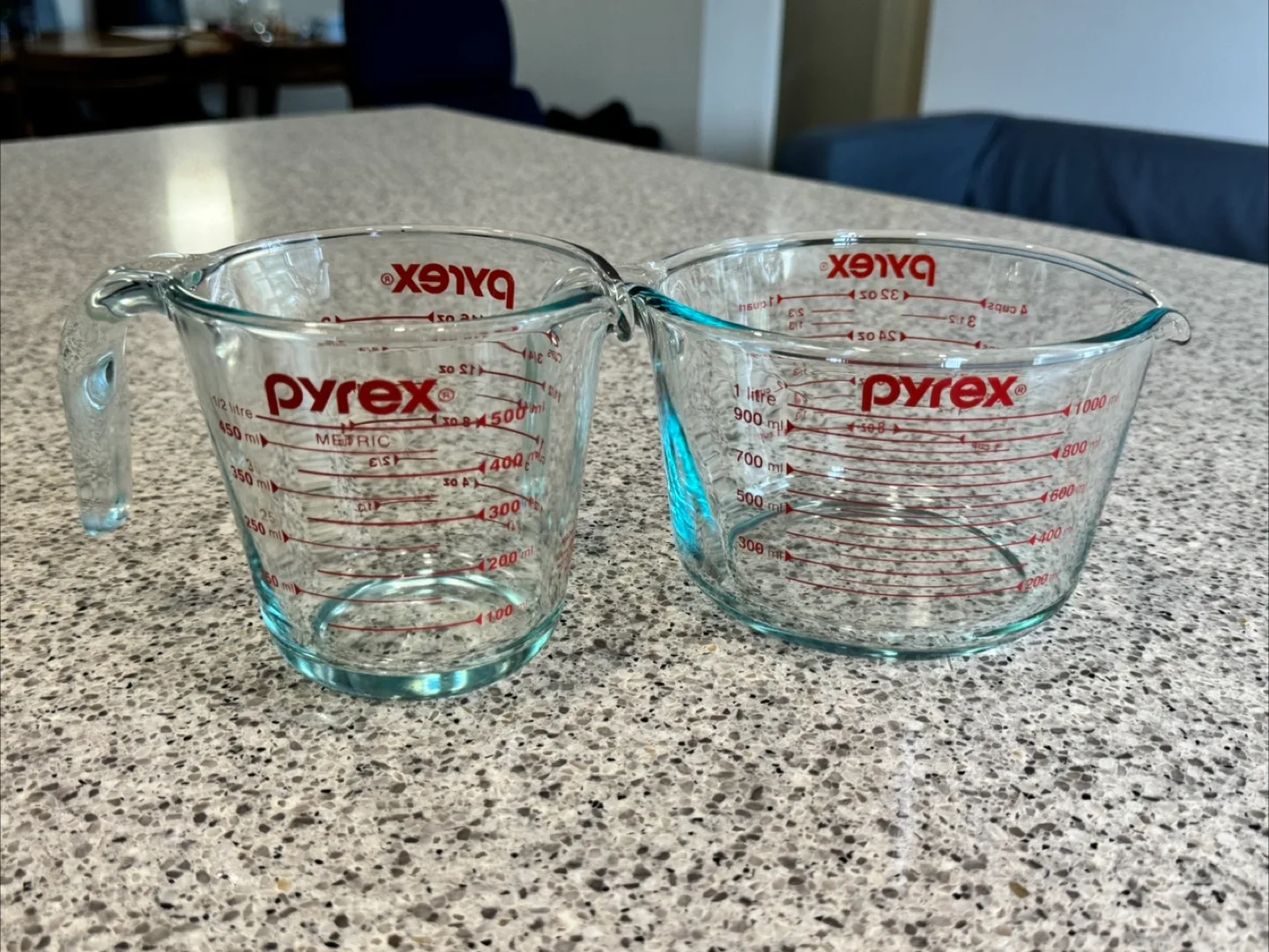 Pyrex Glass Measuring Cups - 1L & 500mL thumbnail