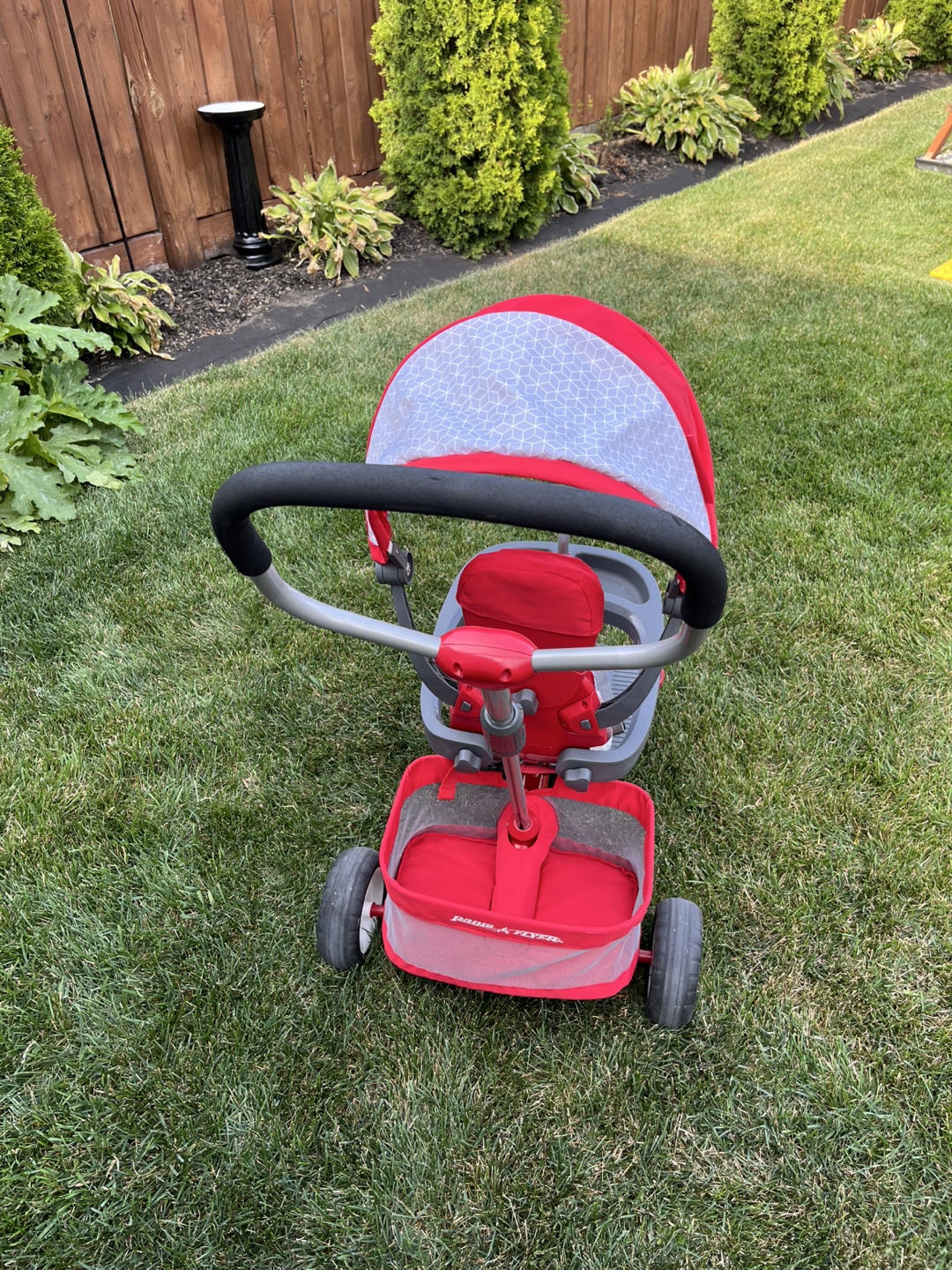 Radio Flyer Steer & Stroll Red Trike - photo 3