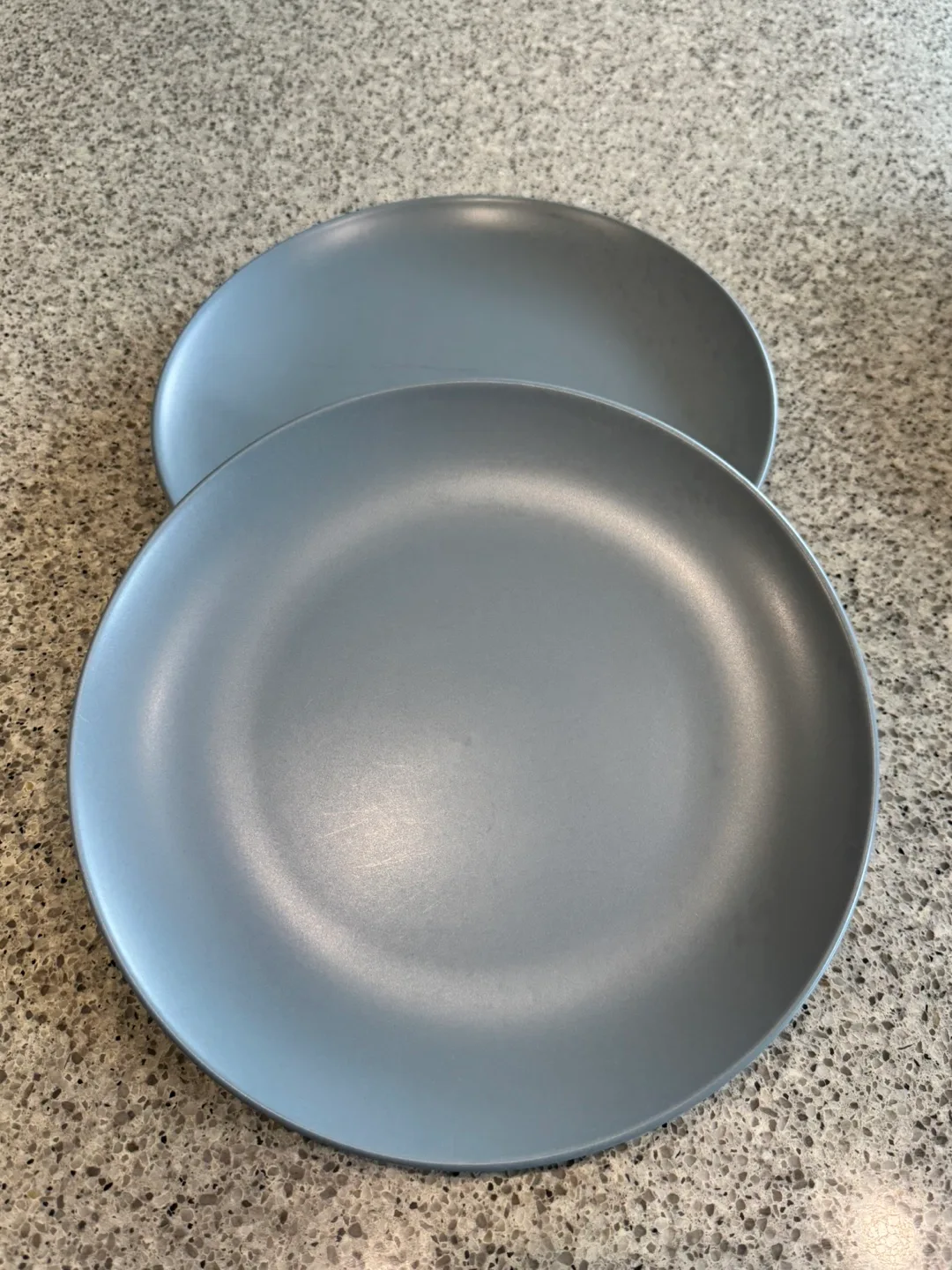 Set of 2 Grey Plates thumbnail