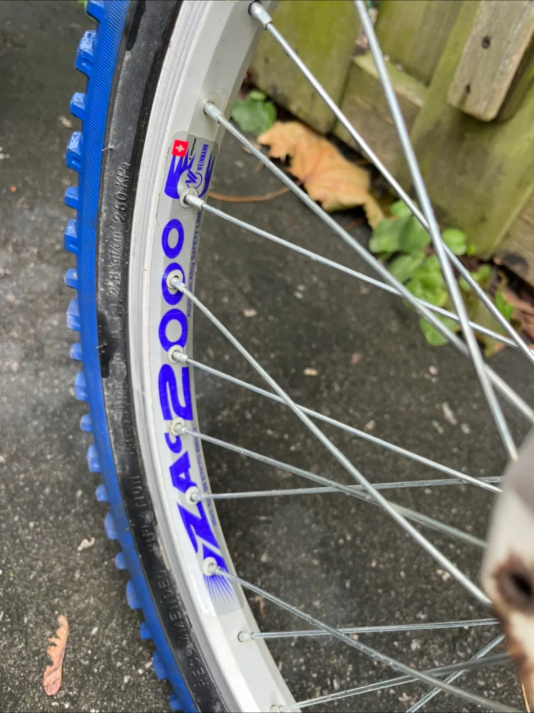 Infinity Shake 20" Blue Mountain Bike image indicator(10)