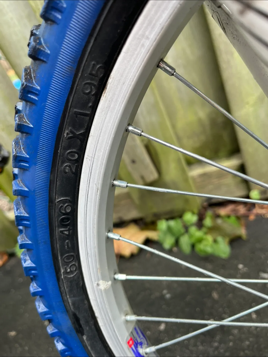 Infinity Shake 20" Blue Mountain Bike image indicator(9)