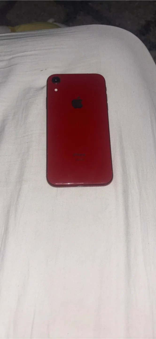 iPhone XR with Heart Eye Case thumbnail