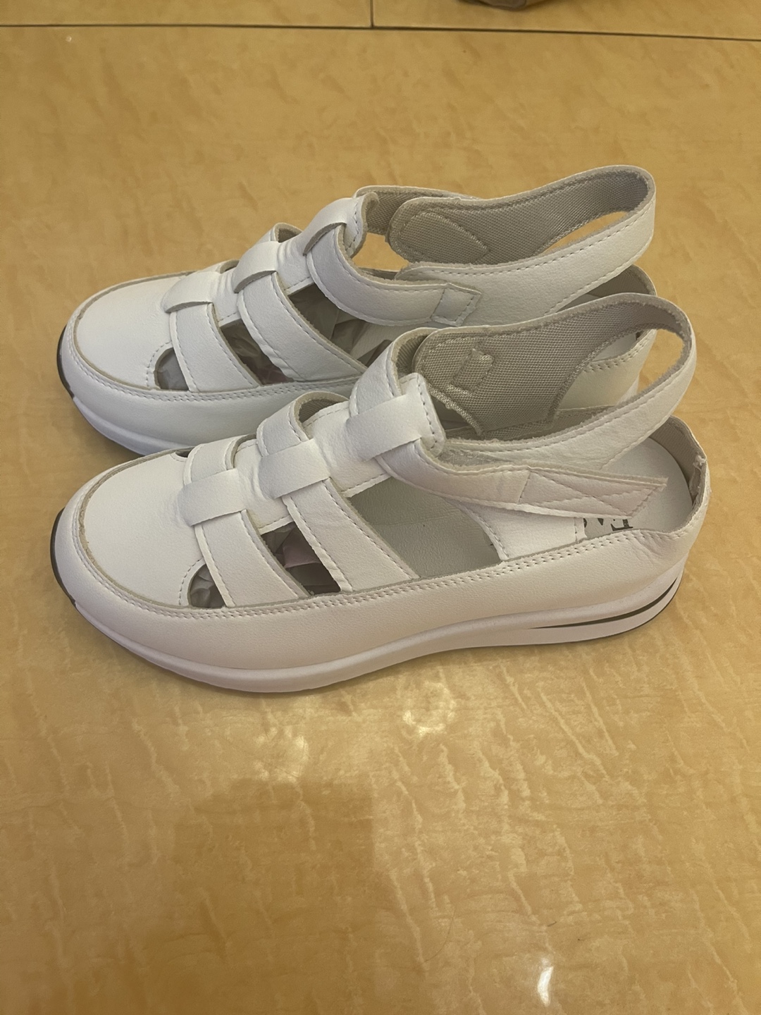 White Fashion sandals with Velcro size 8
