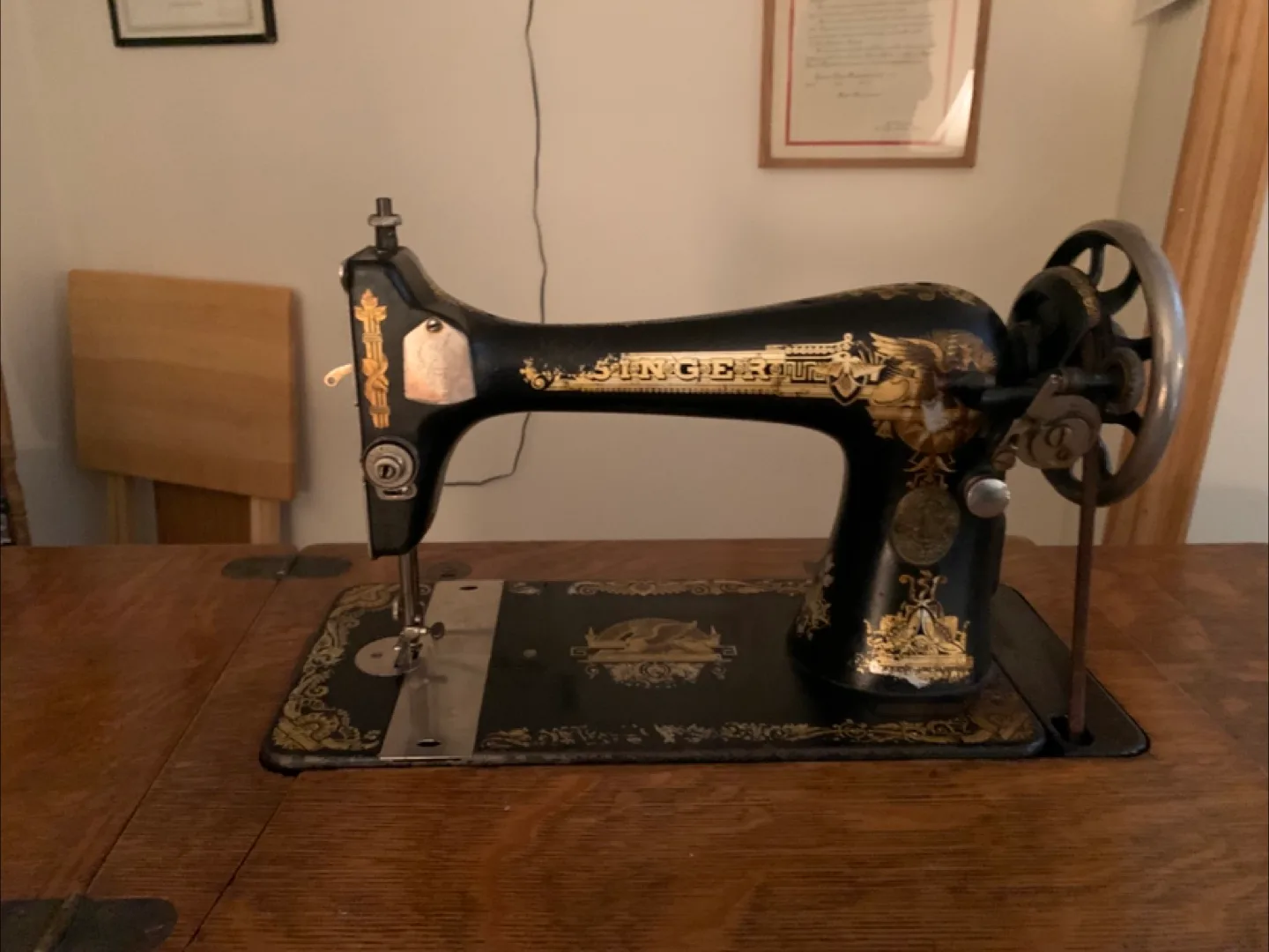 Antique Singer Sewing Machine image indicator(2)