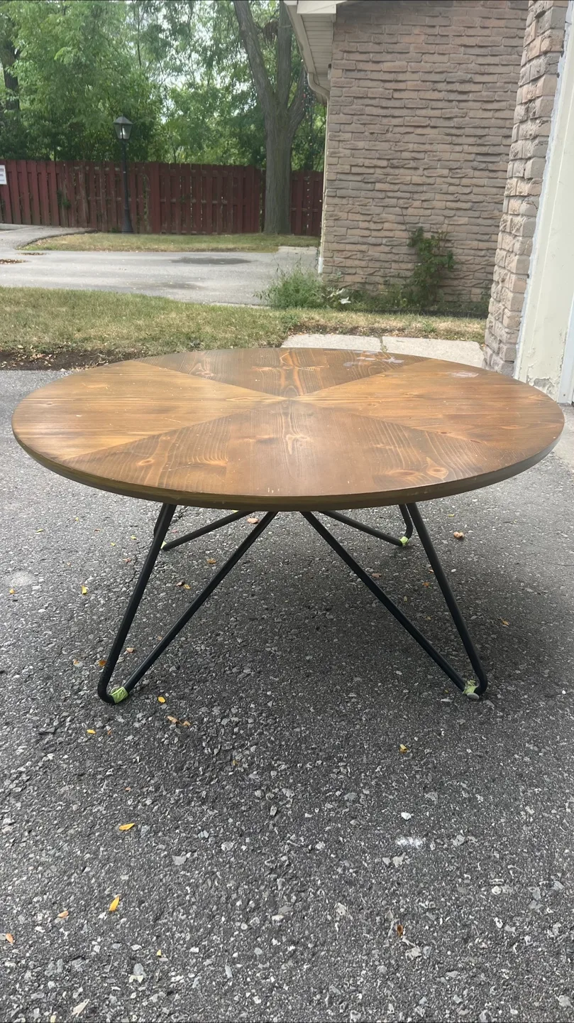 Round Wood Coffee Table with Metal Legs image indicator(2)