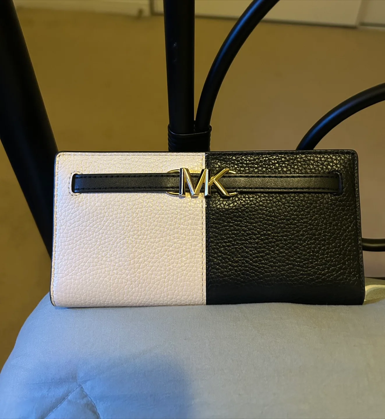 Michael Kors Black & White Wallet thumbnail
