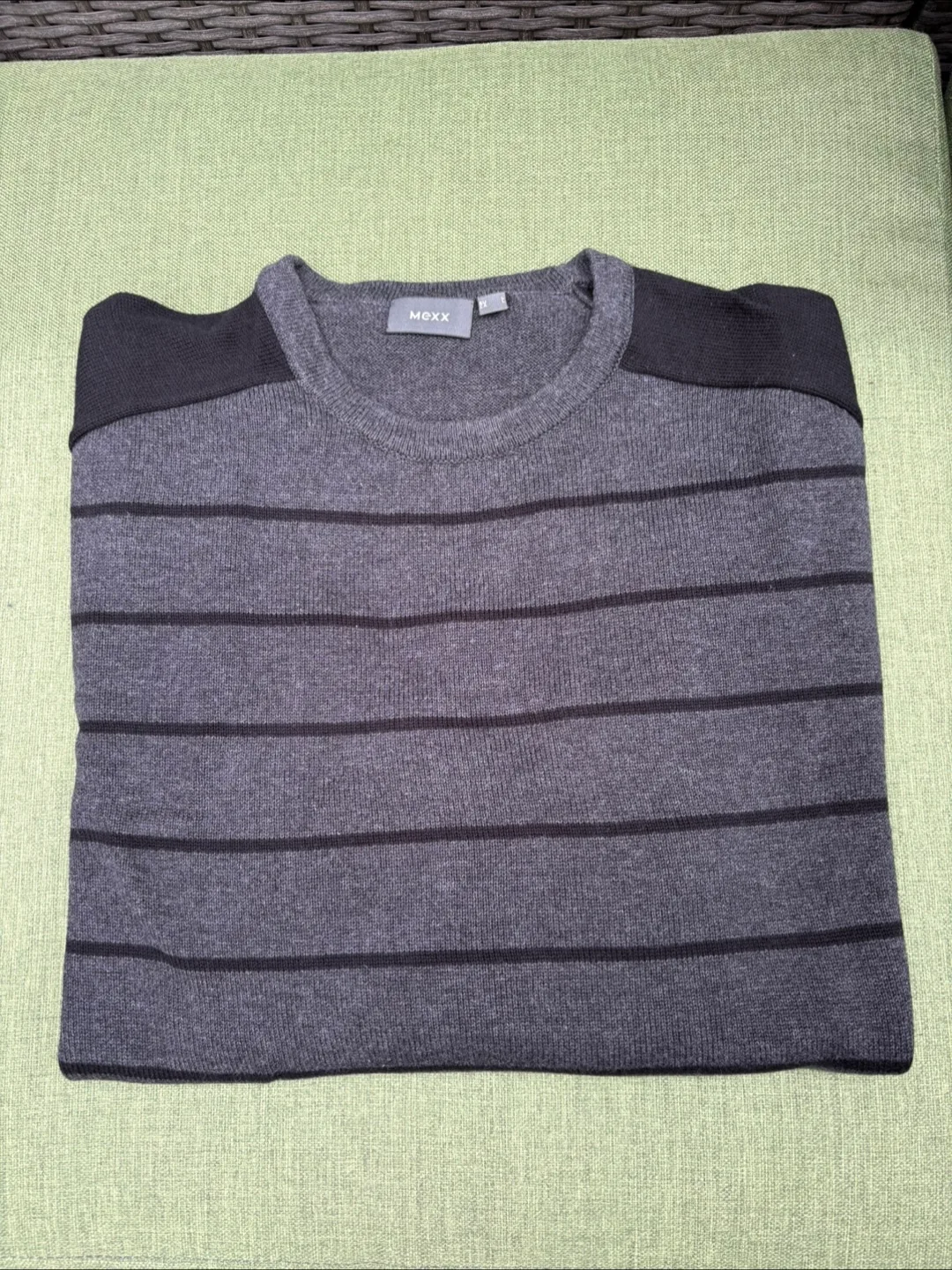 Men��’s Sweaters image indicator(3)