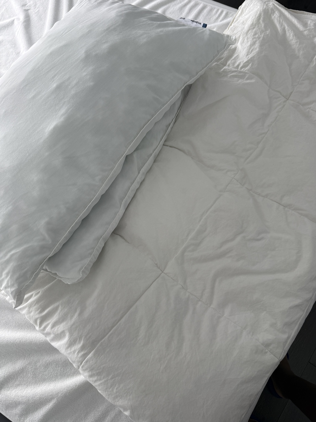 IKEA Duvet - Full/Queen + 2 pillows
