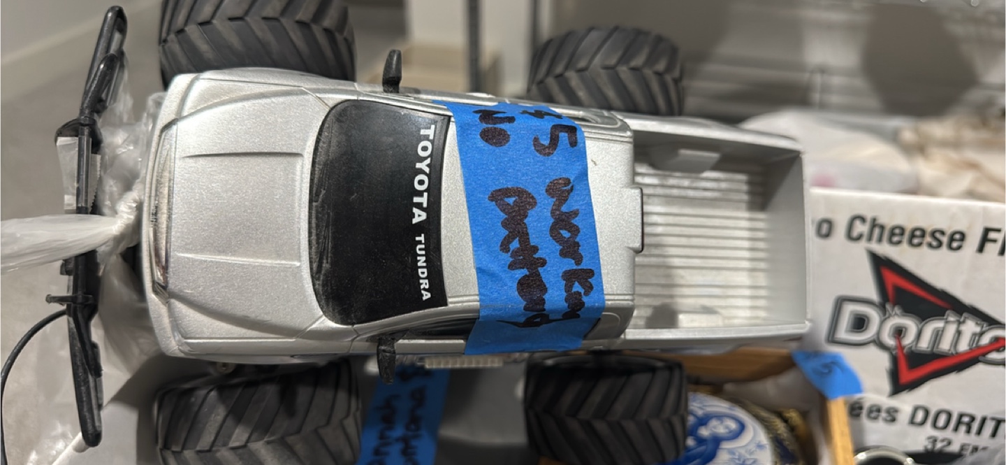Toyota Tundra RC Truck - photo 2