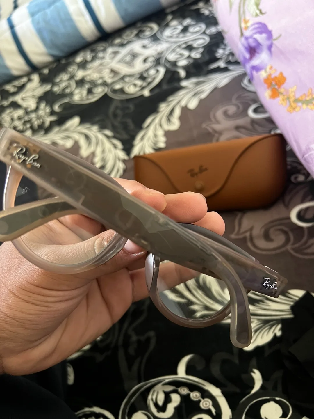 Ray-Ban Meta Headliner Smart Glasses image indicator(3)