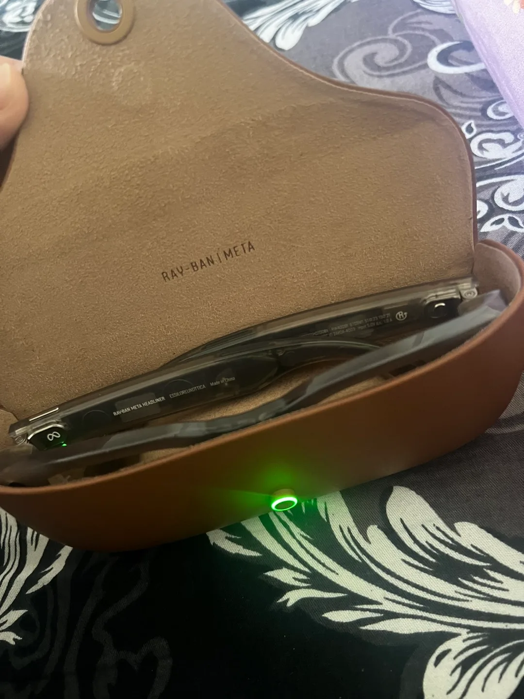 Ray-Ban Meta Headliner Smart Glasses image indicator(5)