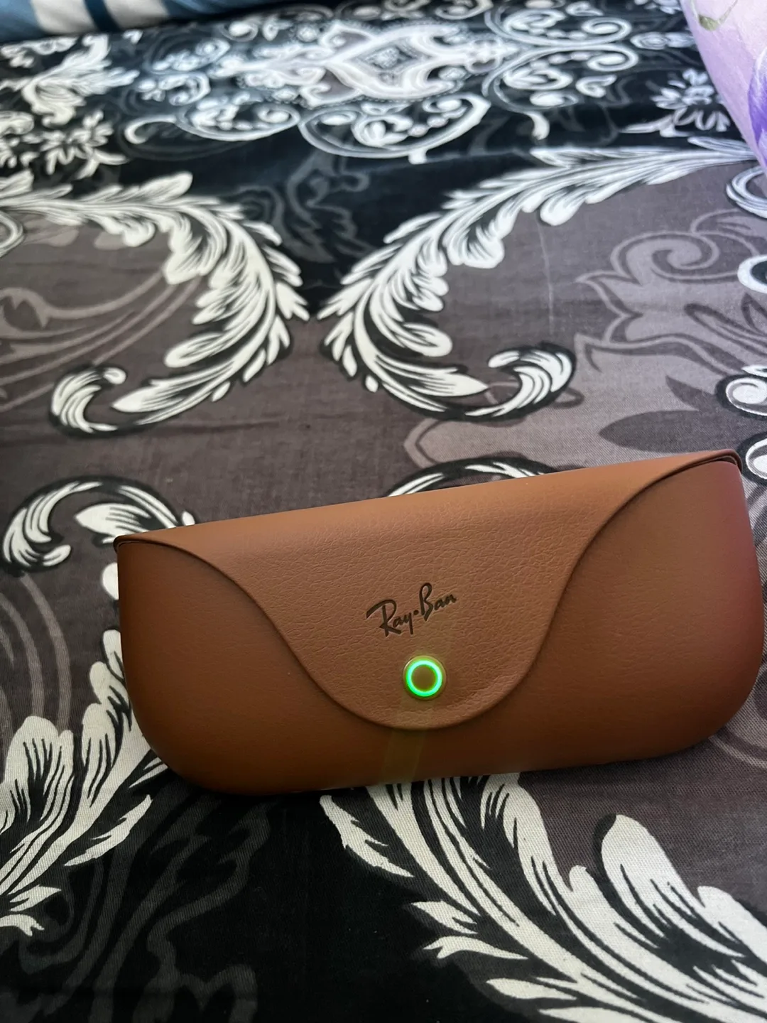 Ray-Ban Meta Headliner Smart Glasses image indicator(4)