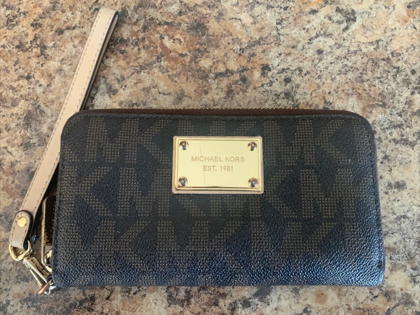 Michael Kors Wristlet Wallet