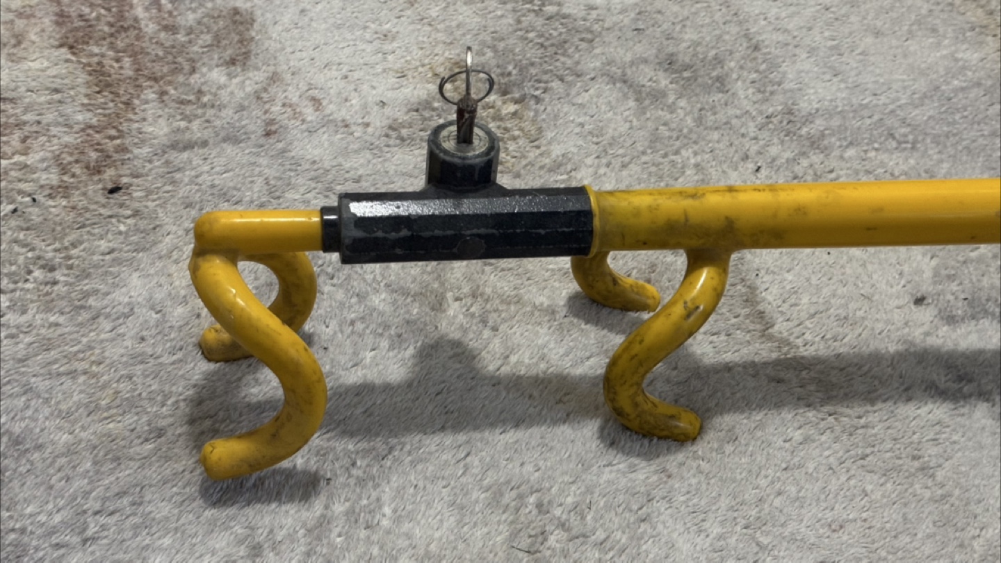 The Club Steering Wheel Lock - photo 2