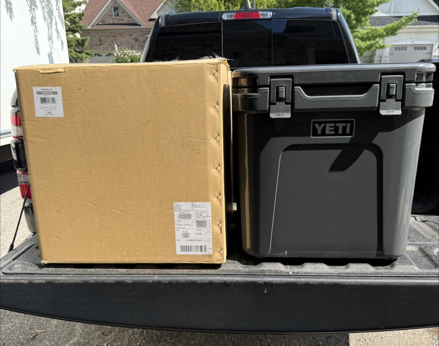 YETI Roadie 48 Wheeled Cooler - Charcoal - New in Box