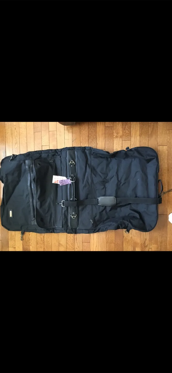 Hartmann Black Garment Bag image indicator(2)