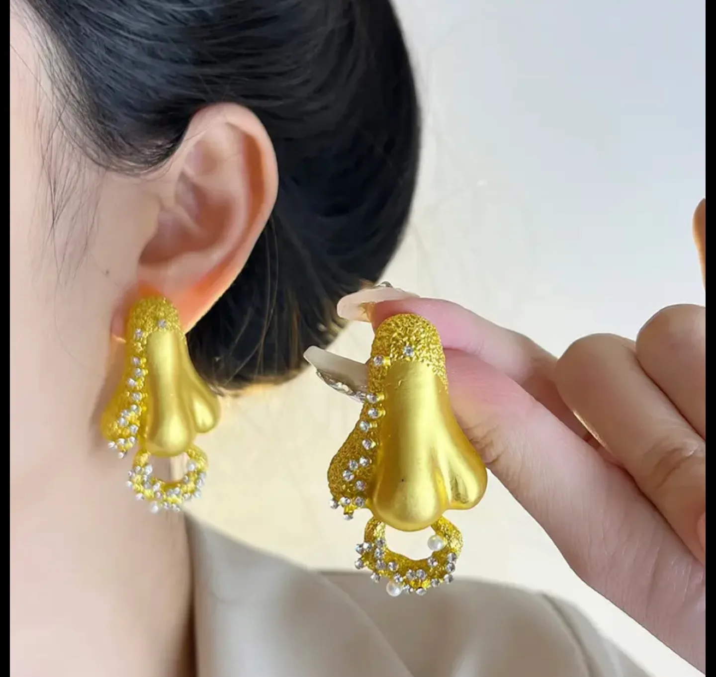 Schiaparelli Inspired Gold and rhinestones Women's Earrings image indicator(2)