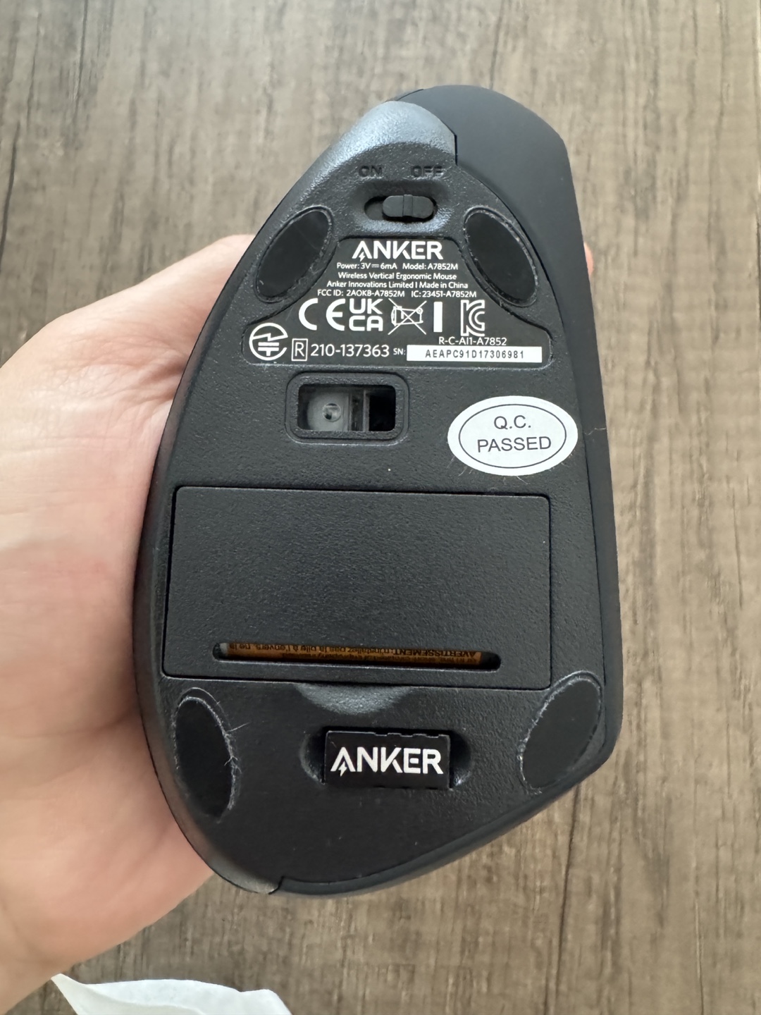Anker A7852M Wireless Vertical Ergonomic Mouse - photo 3