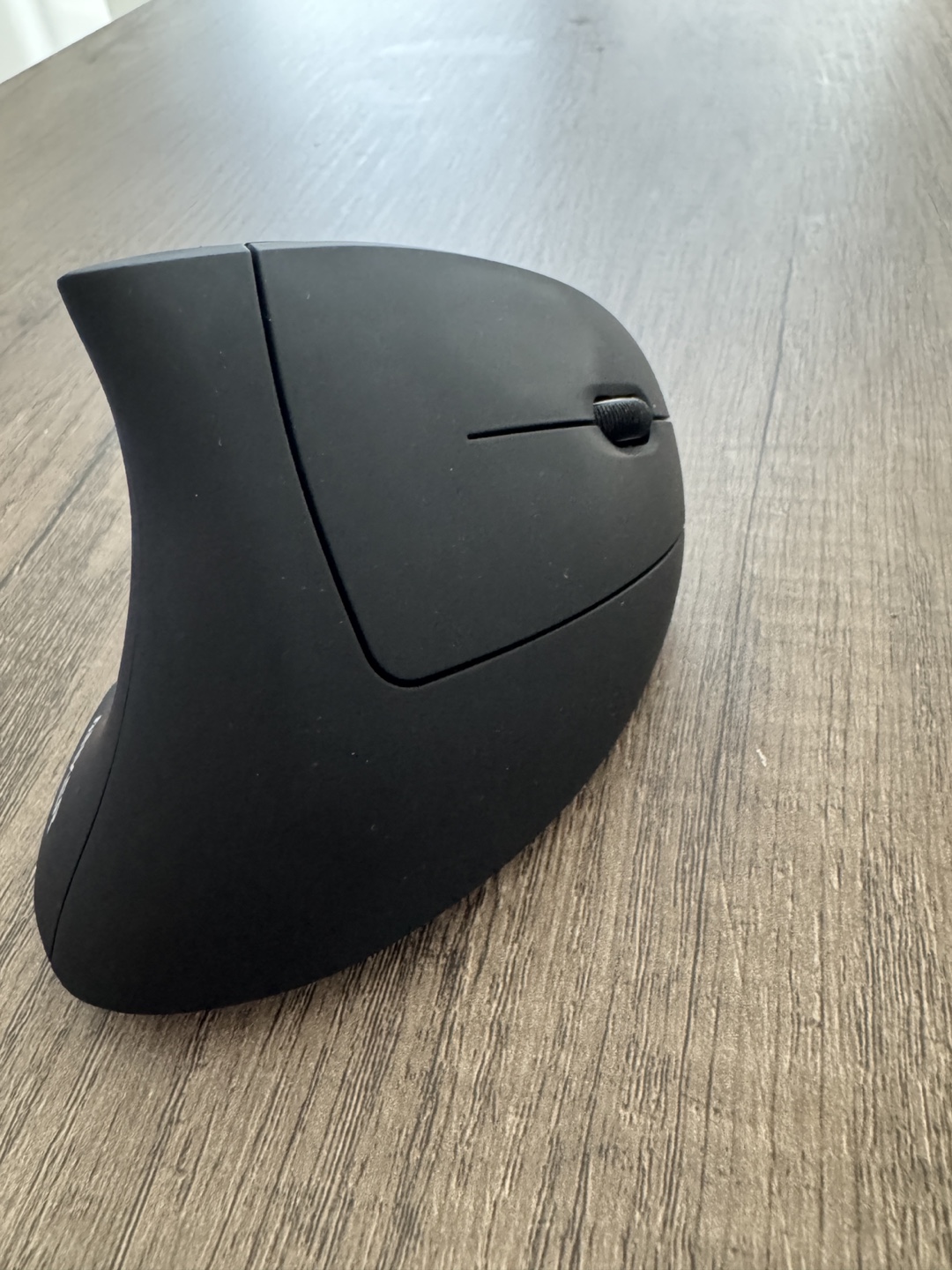 Anker A7852M Wireless Vertical Ergonomic Mouse - photo 2