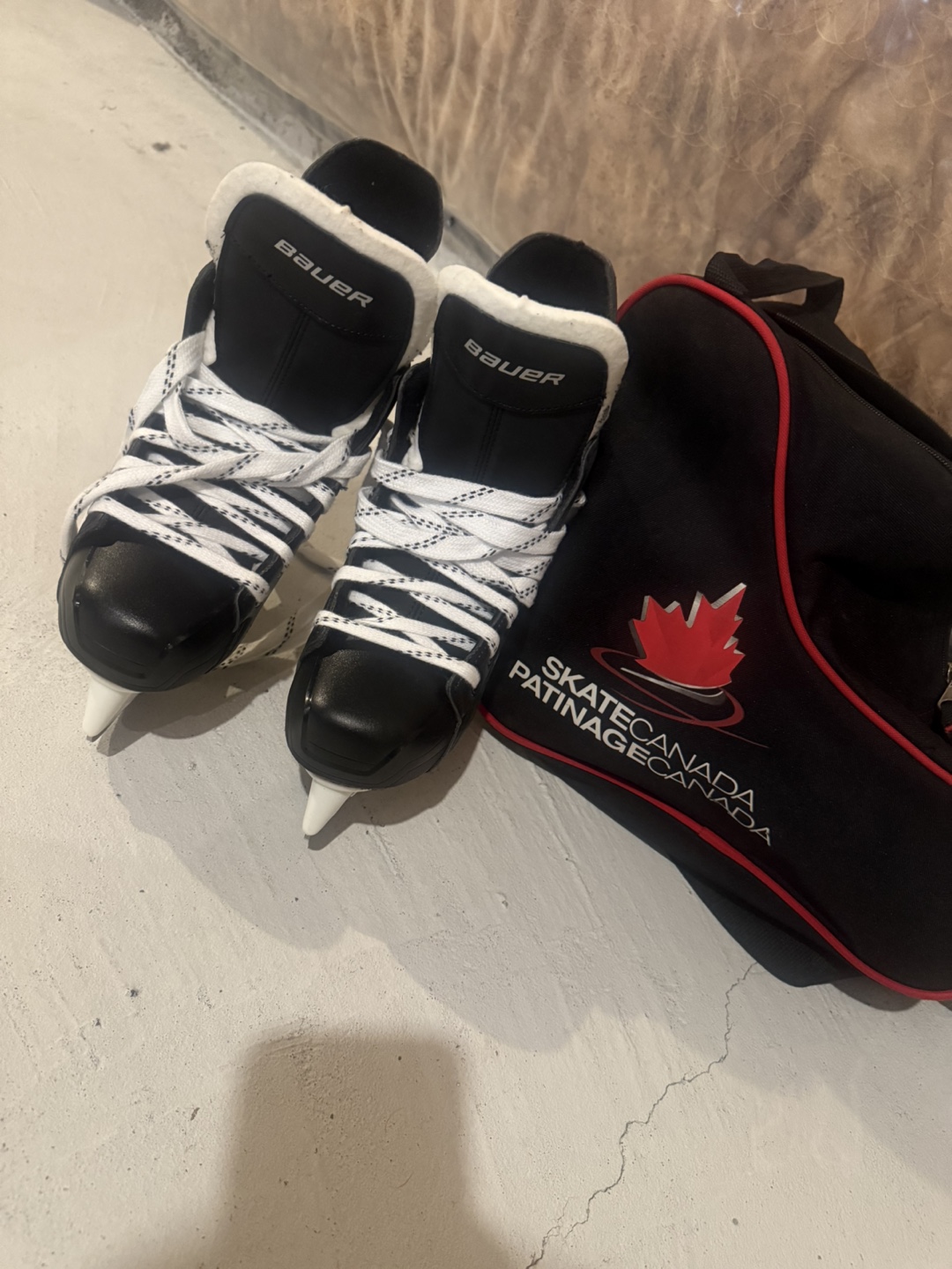Bauer Ice Skates with Skate Canada Bag