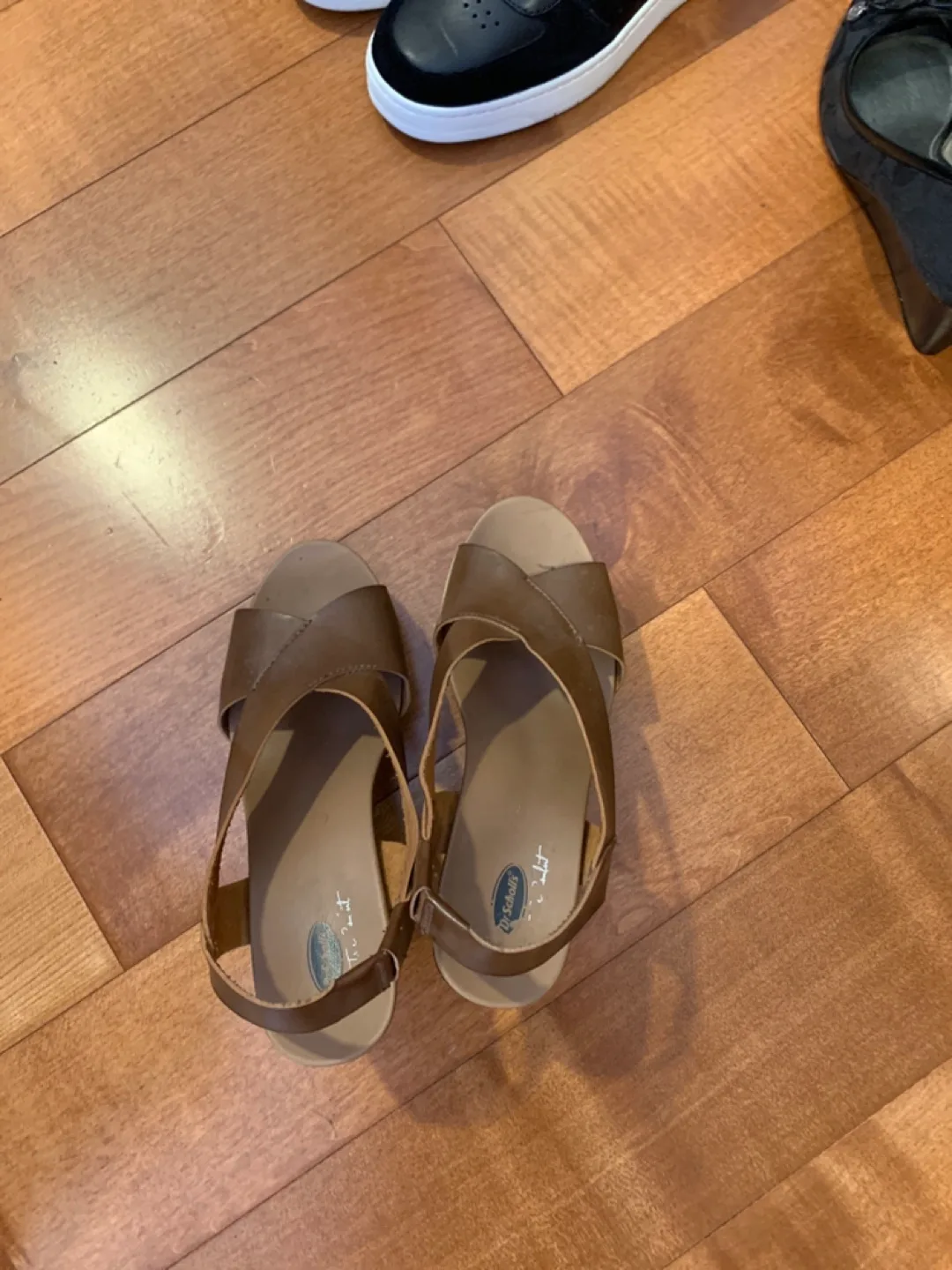 Dr. Scholl's Brown Leather Sandals image indicator(2)