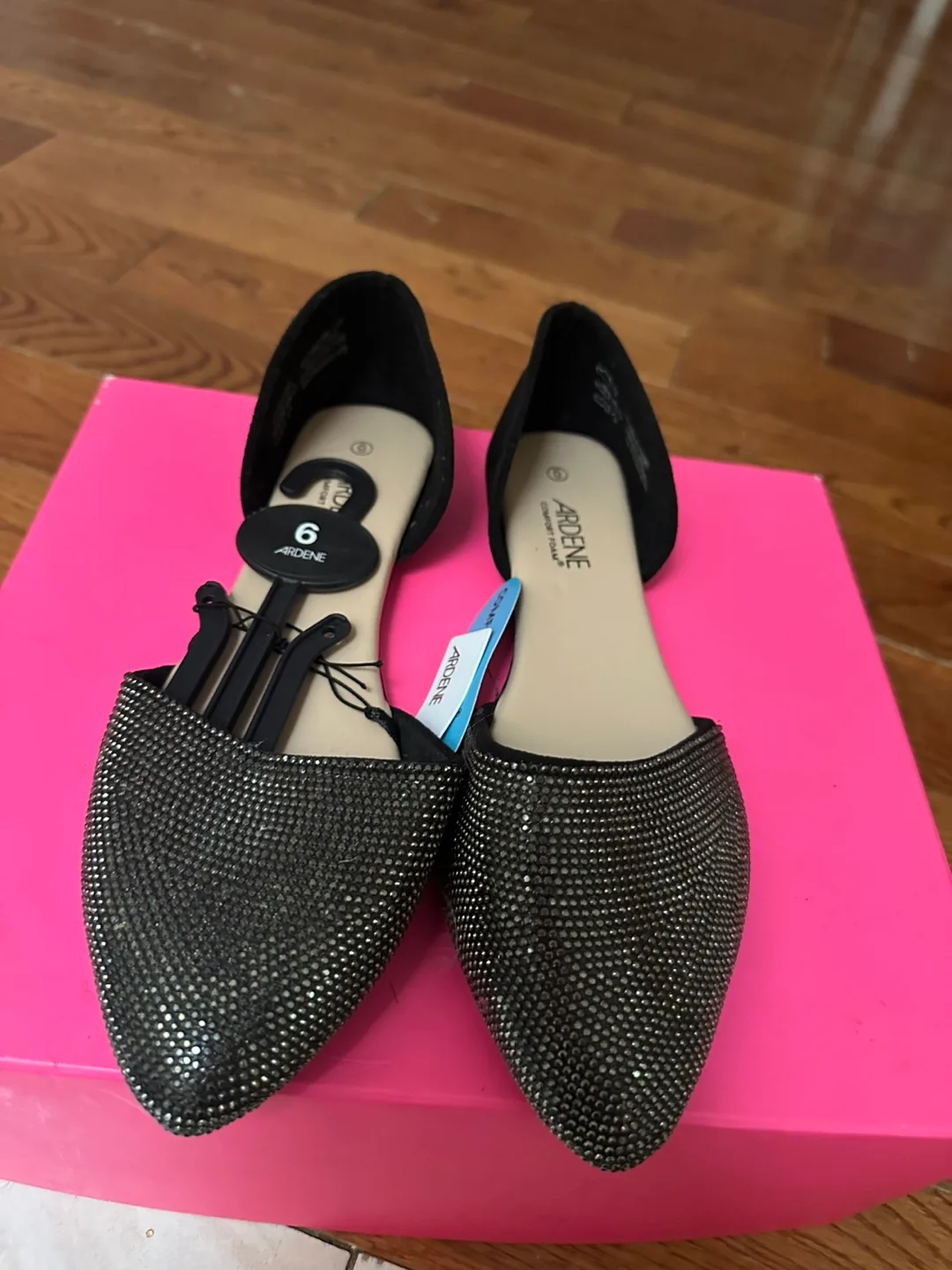 Assorted Women's Sandals & Heels image indicator(7)