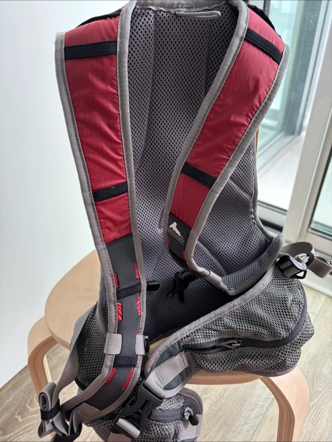 Gregory Stimulus Hydration Pack - Red/Grey image indicator(3)