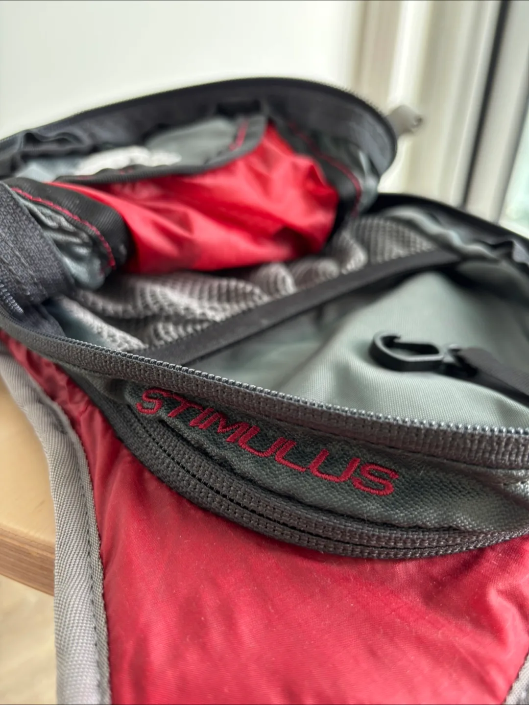 Gregory Stimulus Hydration Pack - Red/Grey image indicator(2)